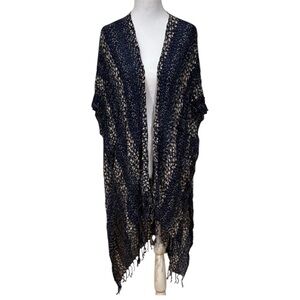 NWOT American Eagle Outfitters Navy and Cream kimono Wrap